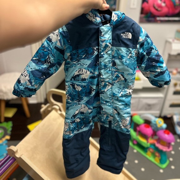 EUC the north face freedom snowsuit BABY 12-18 mo - Picture 3 of 6